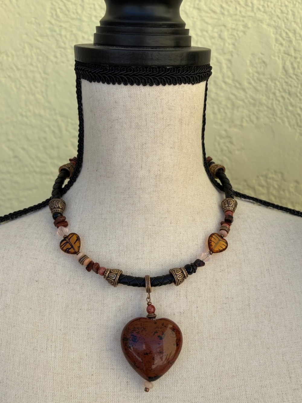 Chico's Brown Heart Pendant Necklace with Earthy Beads      Fall 🍁
